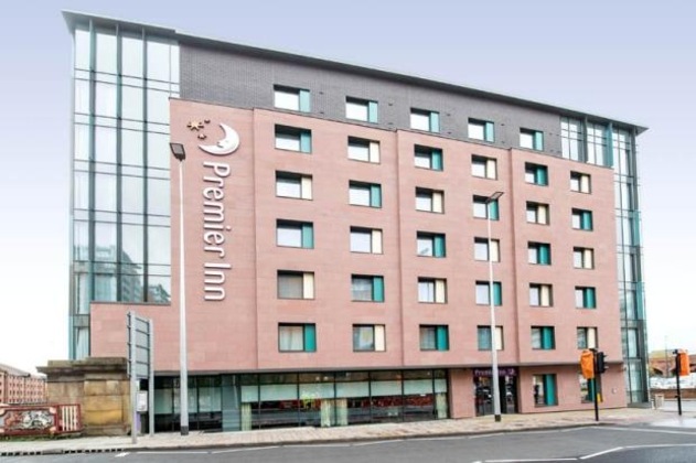 Gallery - Premier Inn Manchester City West