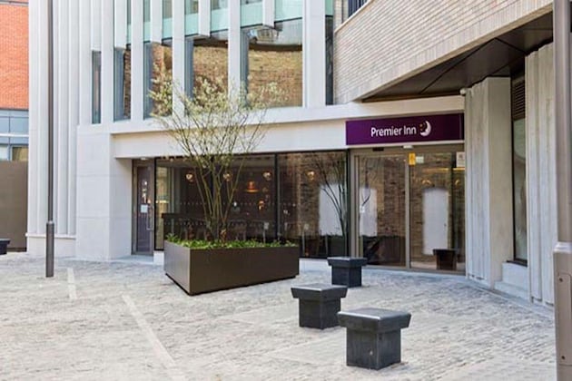 Gallery - Premier Inn London Southwark (High St)