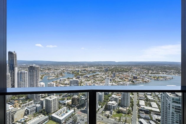 Gallery - Ocean Surfers Paradise - Gclr