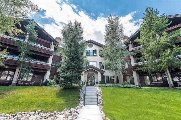 Gallery - 2211 Timberline Lodge, Trappeur's Crossing Apartment 1