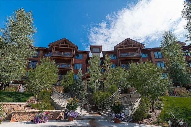 Gallery - 5106 Emerald Lodge, Trappeur's Crossing Apartment 5