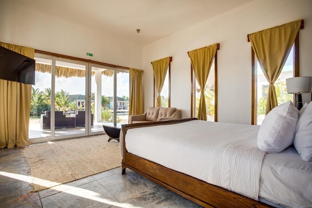 Gallery - Turtle Island Beach Resort, Trademark Collection By Wyndham