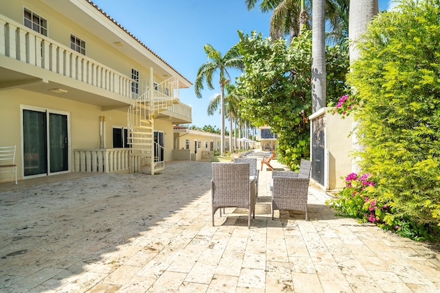 Gallery - Delynne Boutique Hotel
