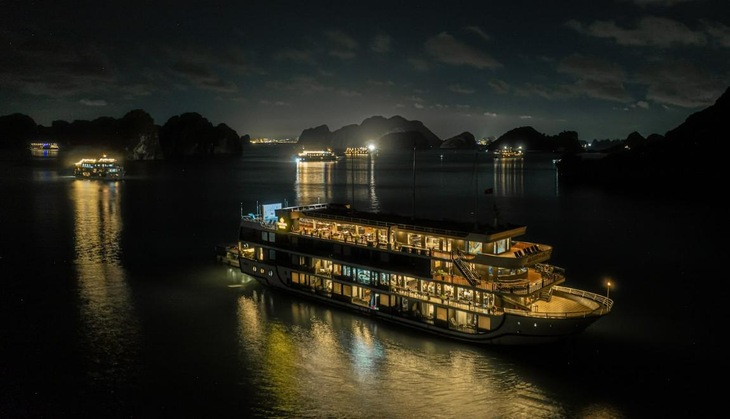 Gallery - La Regina Grand Cruise, Halong Bay