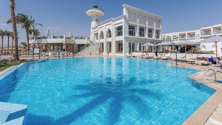 Gallery - Sunrise Remal Beach Resort