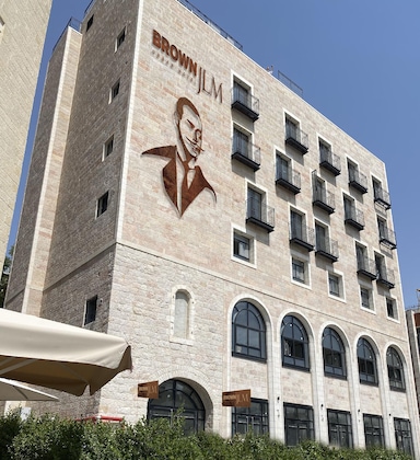 Gallery - Brown Mamilla