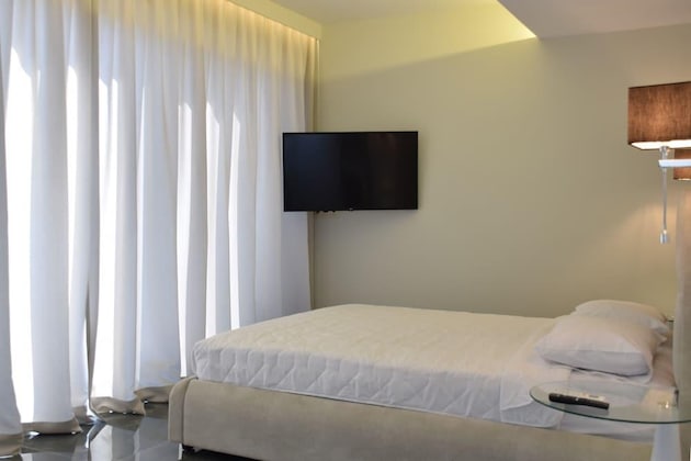 Gallery - 24K Athena Suites