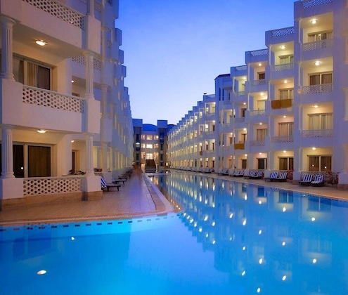 Gallery - White Valley Palace
