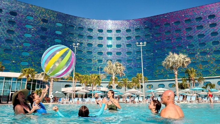Gallery - Universal's Terra Luna Resort