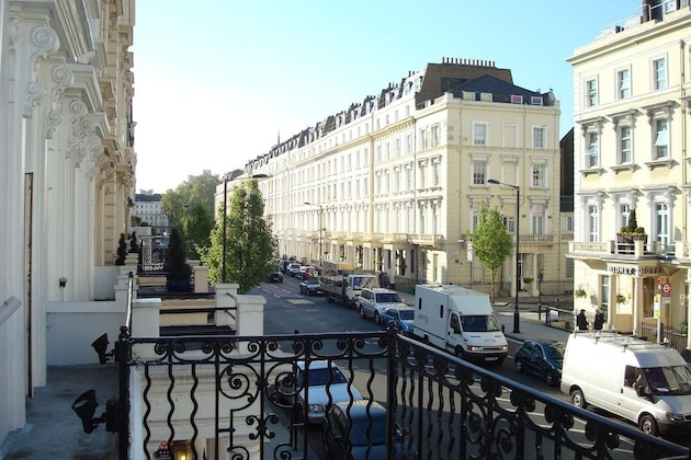 Gallery - The Beverley Hotel London Victoria