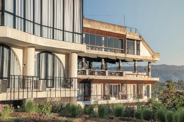 Gallery - Desa Oculus