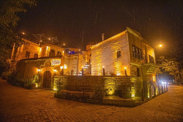 Gallery - Pietra Cave Suites
