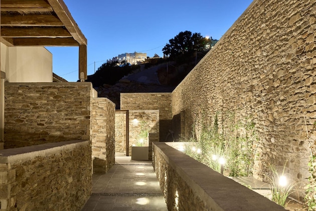 Gallery - Ios Grand Pool Suites