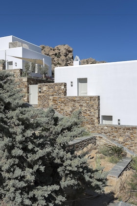 Gallery - Far Out Hotel & Spa