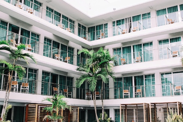 Gallery - Faro Hotel & Resort Demo