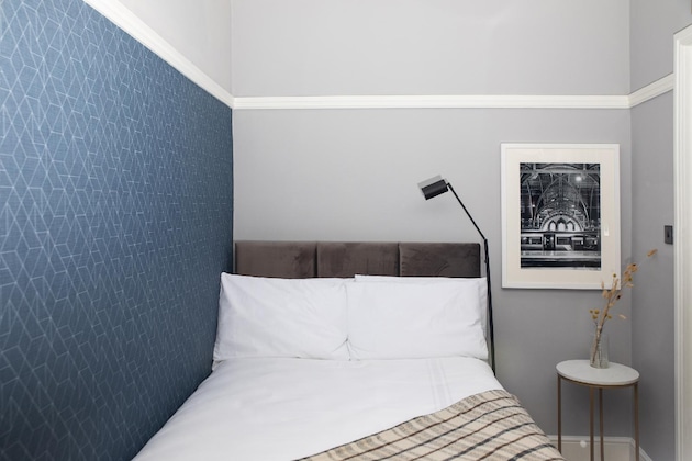 Gallery - Bob W London Paddington