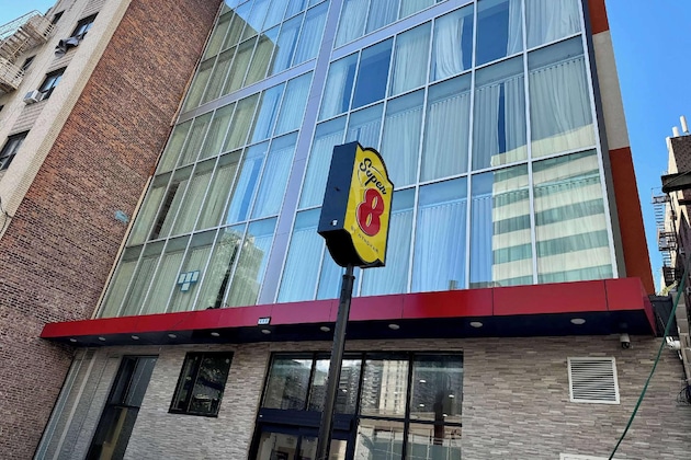 Gallery - Super 8 By Wyndham Bronx Near Stadium