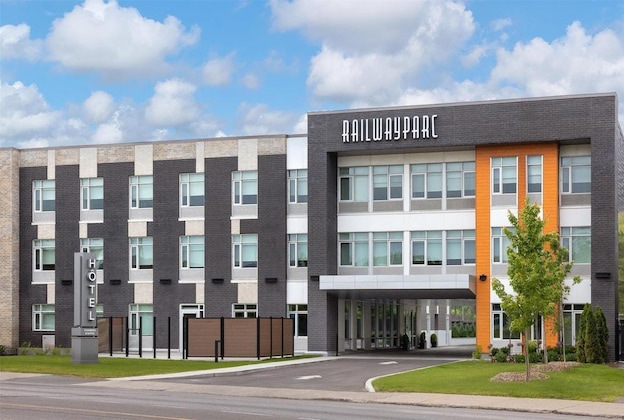 Gallery - Hotel Railwayparc Montreal, Tapestry Collection By Hilton