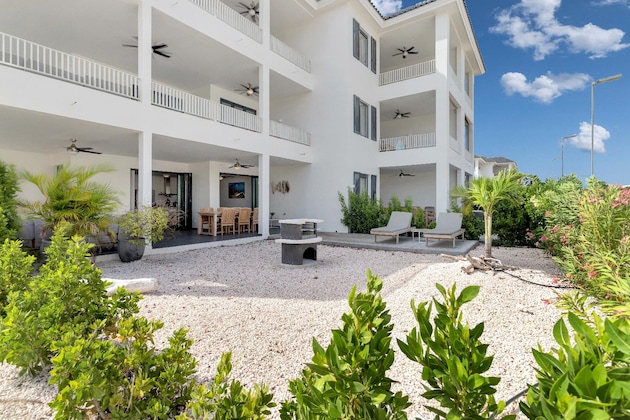 Gallery - Grand Windsock Bonaire