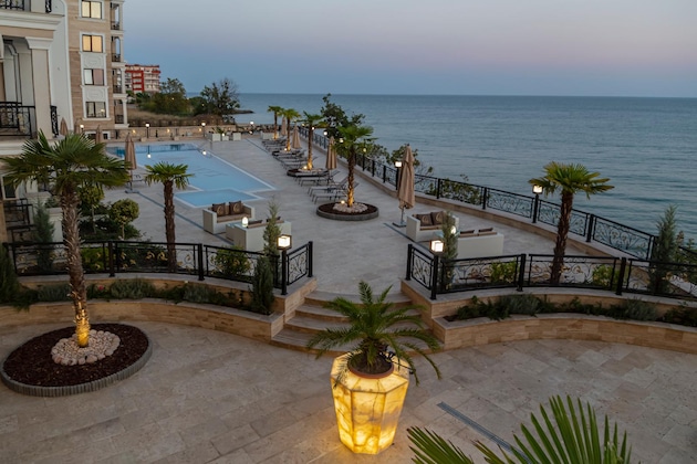 Gallery - Onyx Beach Residence