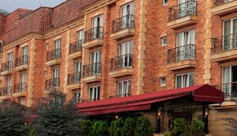Hotel Windsor House Inn By Geh Suites