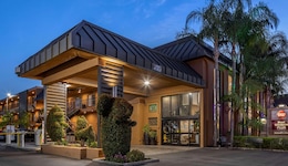Best Western Plus Stovall's Inn
