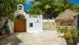Hidden Beach Resort Au Naturel, Gourmet All Inclusive