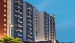 Holiday Inn Express & Suites Nearest Universal Orlando, An Ihg Hotel