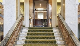 The Clermont London, Victoria