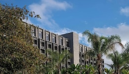 Knott's Hotel