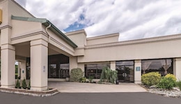 La Quinta Inn & Suites By Wyndham Fairfield Nj