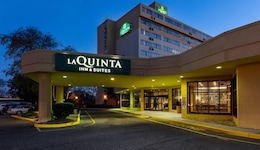 La Quinta Inn & Suites By Wyndham Secaucus Meadowlands