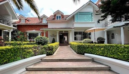 Casa Bonita Hotel & Luxury Residence