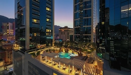 Safi Royal Luxury Metropolitan