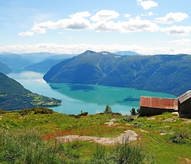 Ofertas de cruceros en a Cruising Lustrafjorden