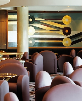Caruso Lounge