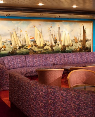 Explorer Lounge