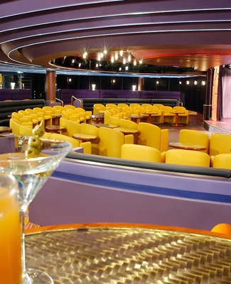 ms Oosterdam_Queens lounge