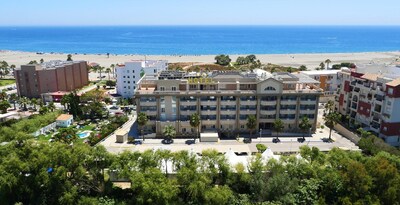 Elba Motril Beach & Business Resort