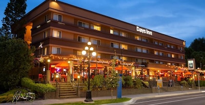 Days Inn By Wyndham Victoria on the Harbour