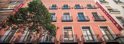 Petit Palace Tres Cruces