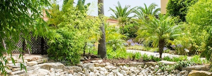 Jardim Da Meia Praia Hotel