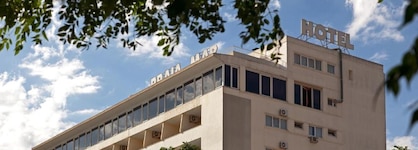 Carcavelos Beach Hotel