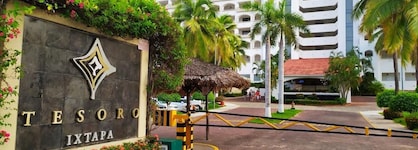 Tesoro Ixtapa Beach Resort
