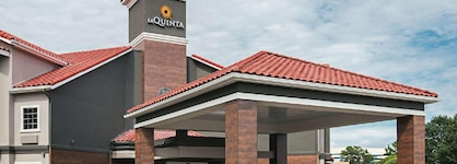 La Quinta Inn & Suites By Wyndham Fort Worth North