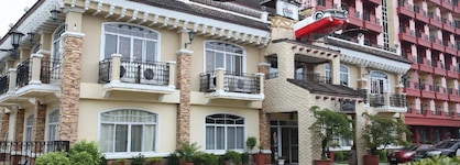 Crown Regency Suites & Residences - Mactan