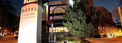 Oasis Plaza