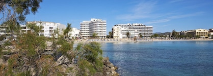 Universal Hotel Perla