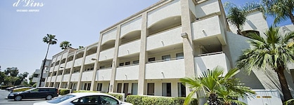Hotel D’Lins Ontario Airport