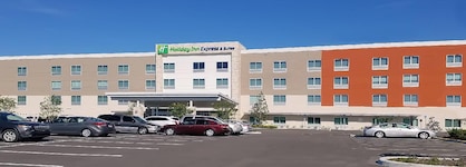 Holiday Inn Express & Suites Tampa East - Ybor City By Ihg